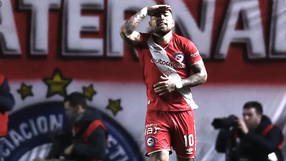 Argentinos igualó sin goles con Defensa y quedó puntero