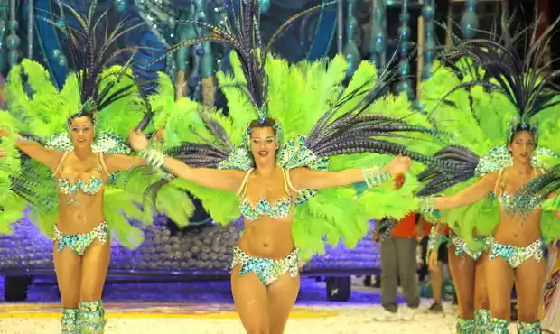 La productora de Sebastián Ortega cerca del Carnaval