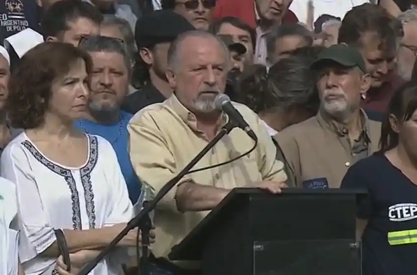 "Vamos a estar en la calle hasta que cambie la política económica"