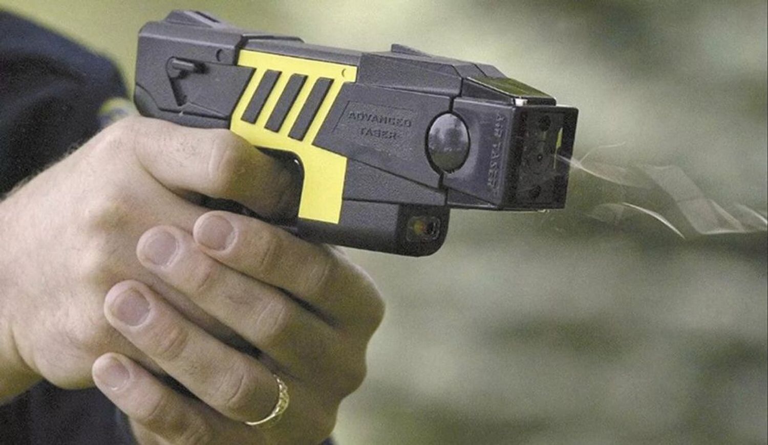 El Gobierno concretó la compra de 100 pistolas Taser para grupos especiales de las fuerzas federales