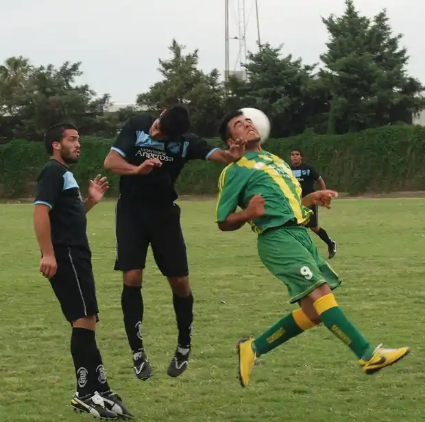 Sarmiento recibe a Defensores en el estadio