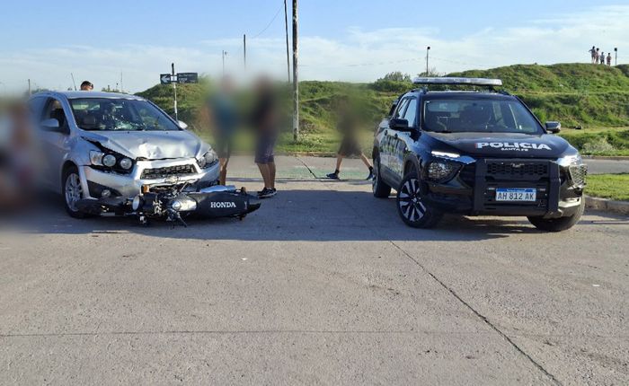 Fuerte choque en Av. Gabriel Maggi: trasladaron a un bebé al Hospital Jaime Ferré - 1