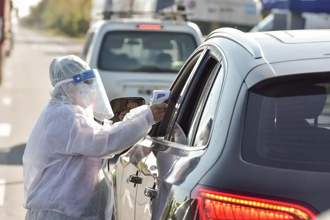 Realizan rigurosos controles a quienes ingresan a la provincia desde Buenos Aires