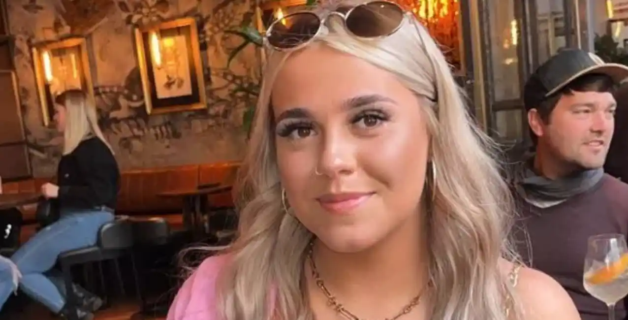 La adolescente aseguró haberse divertido pero que sentía un fuerte dolor de garganta.