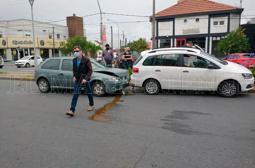 Triple choque en Constitución: sin heridos