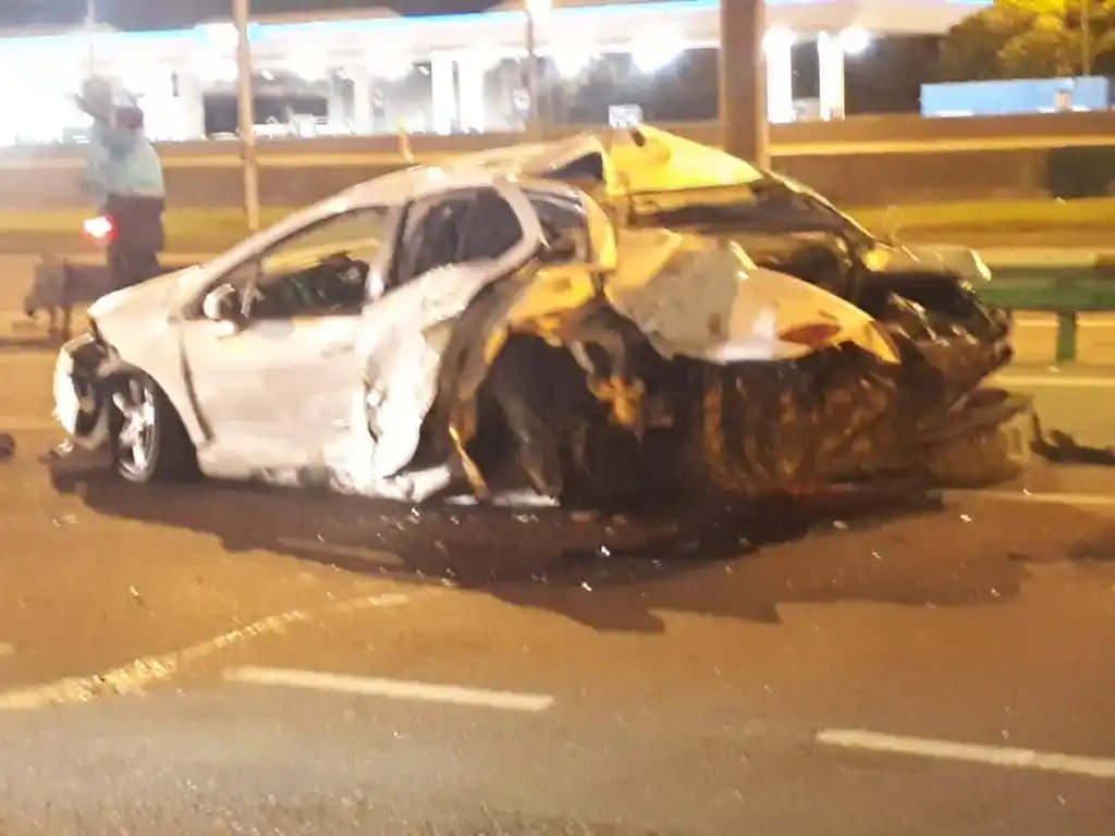 Pese a las promesas, siguen las picadas en Panamericana: Un automóvil chocó y otro corrió a más de 270 km/h