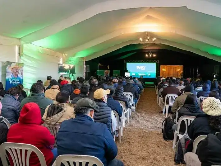 Jornada técnica enfocada en el pasto
como insumo de la ganadería formoseña