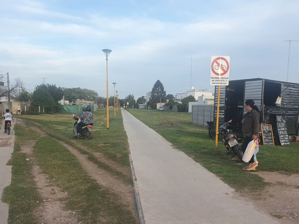 Paseo del Ferrocarril Mitre, un espacio para hacer ejercicio y “acortar camino”     