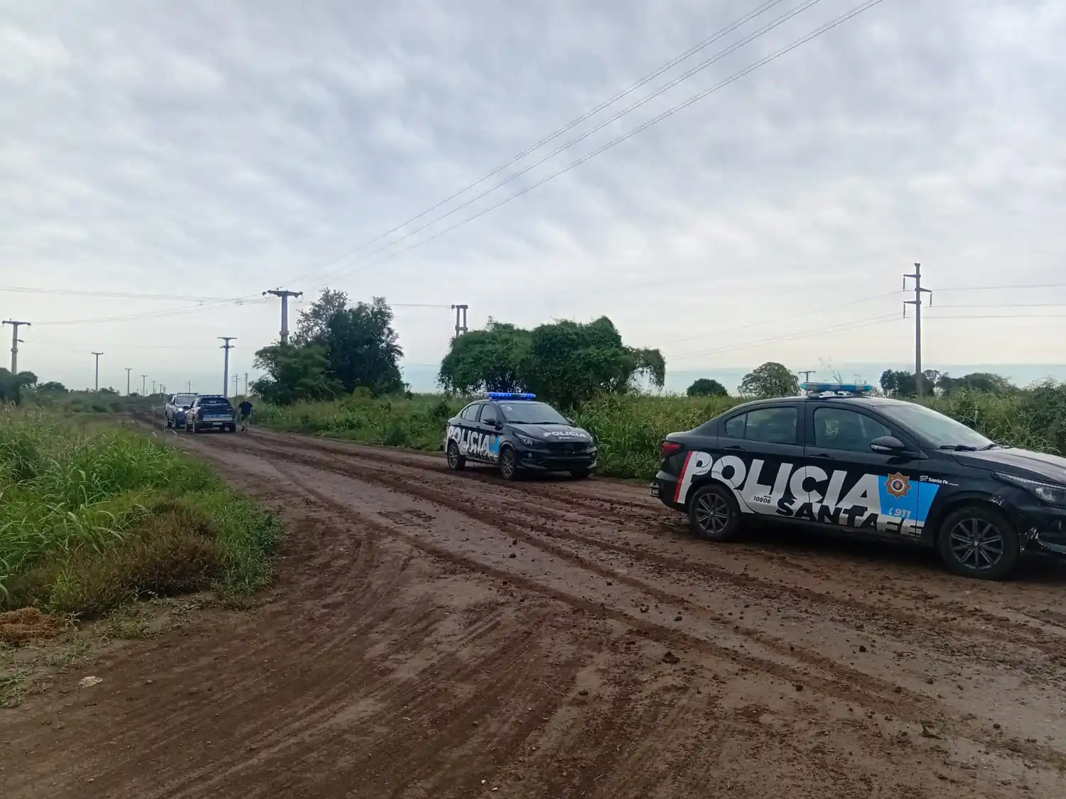 Robo, fuga y persecución en barrio Álamos del Aeroclub: encañonaron a un vecino y terminaron detenidos