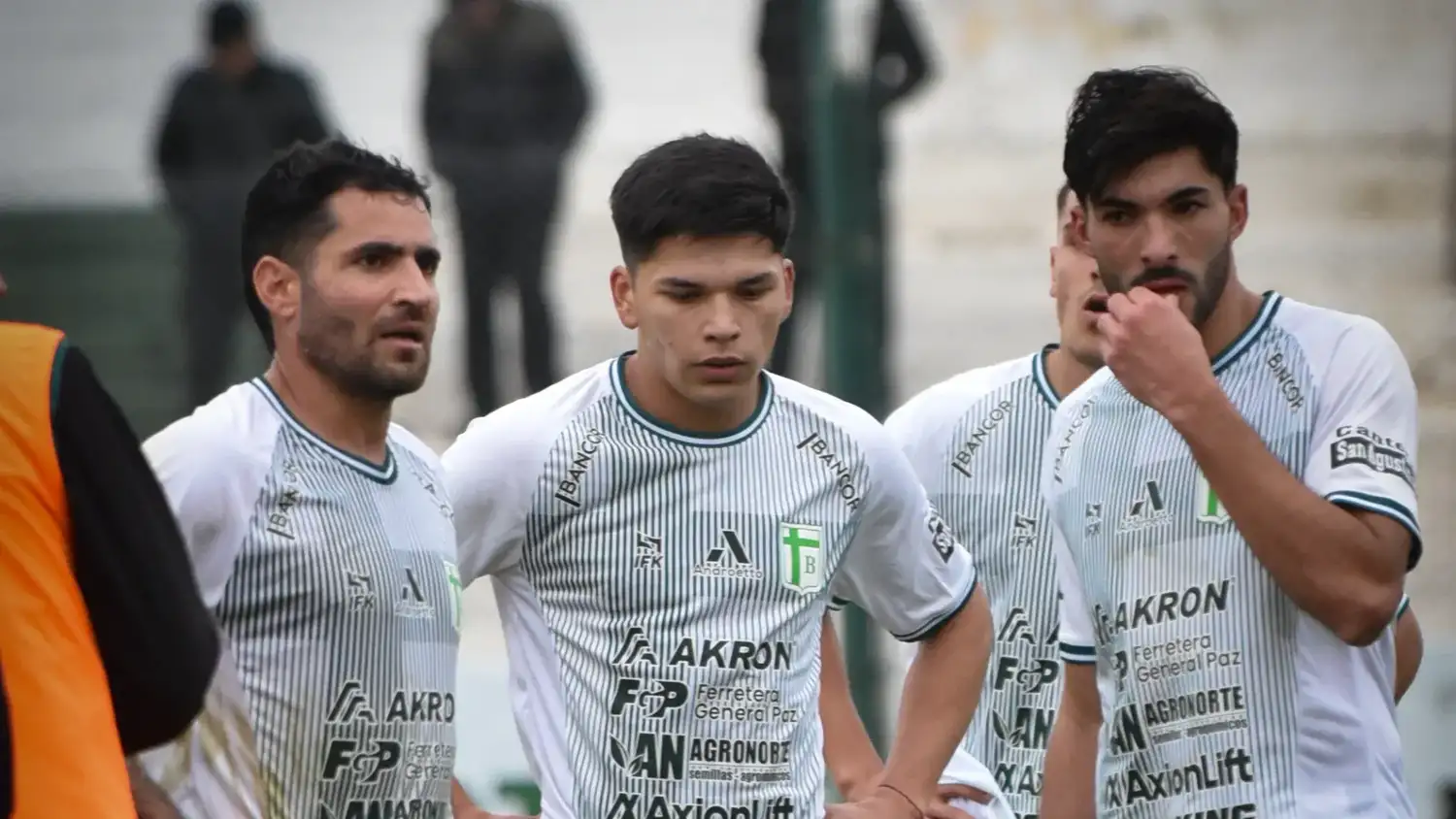 Sportivo no encuentra la salida