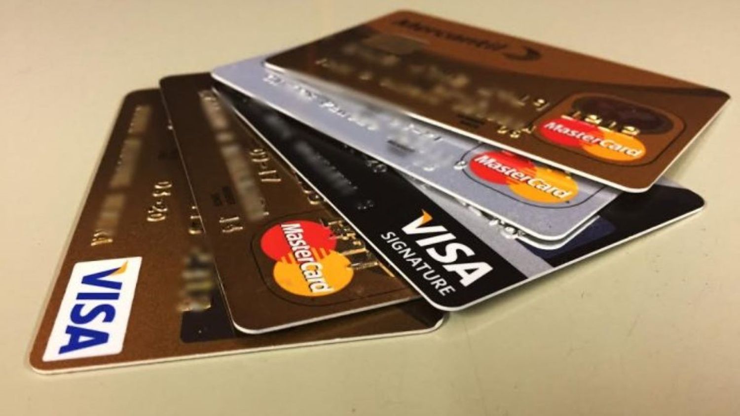 Bancos elevaron límites de tarjetas de crédito para incentivar el consumo