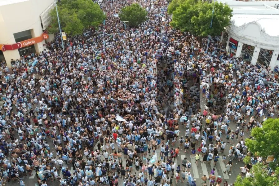 Rafaela celeste y blanca: así se celebro en el centro de la ciudad el pase a la final del Mundial
