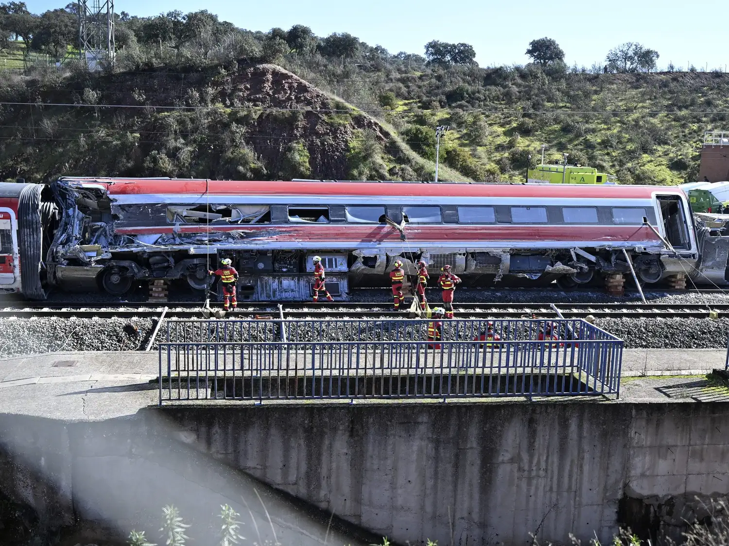 Una fractura del carril antes del paso del tren es la principal hipótesis de la comisión investigadora.