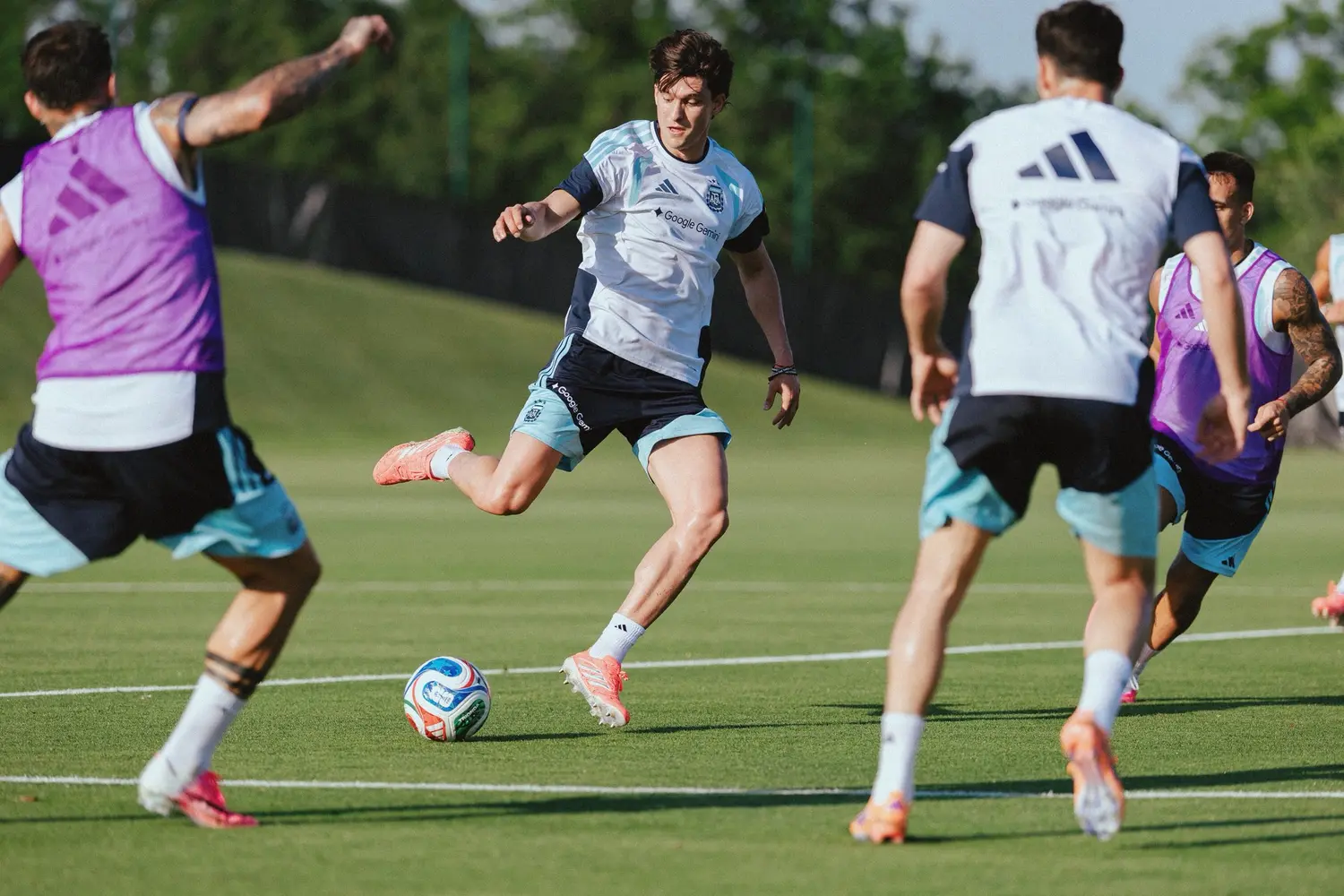 Leonardo Balerdi se lesionó a diez días del debut de Argentina en el Mundial