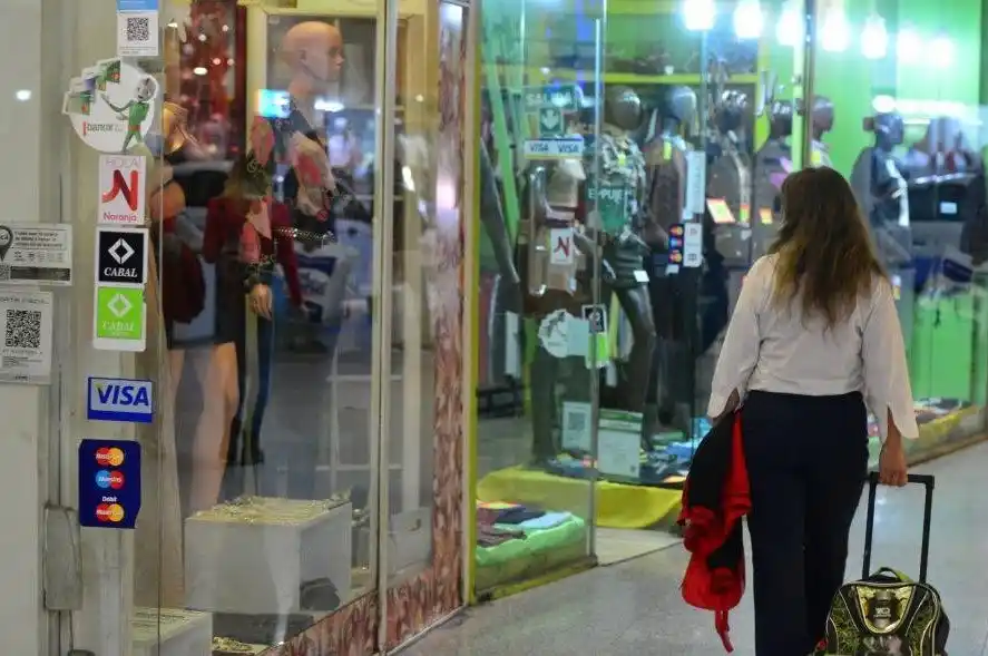 Crisis económica: Las ventas minoristas cayeron en enero un 5,8% 