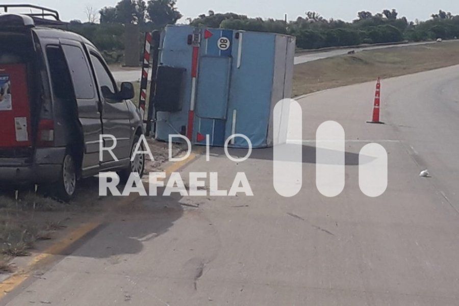 Tarde de miércoles con media calzada obstruida en Ruta Nacional N°19