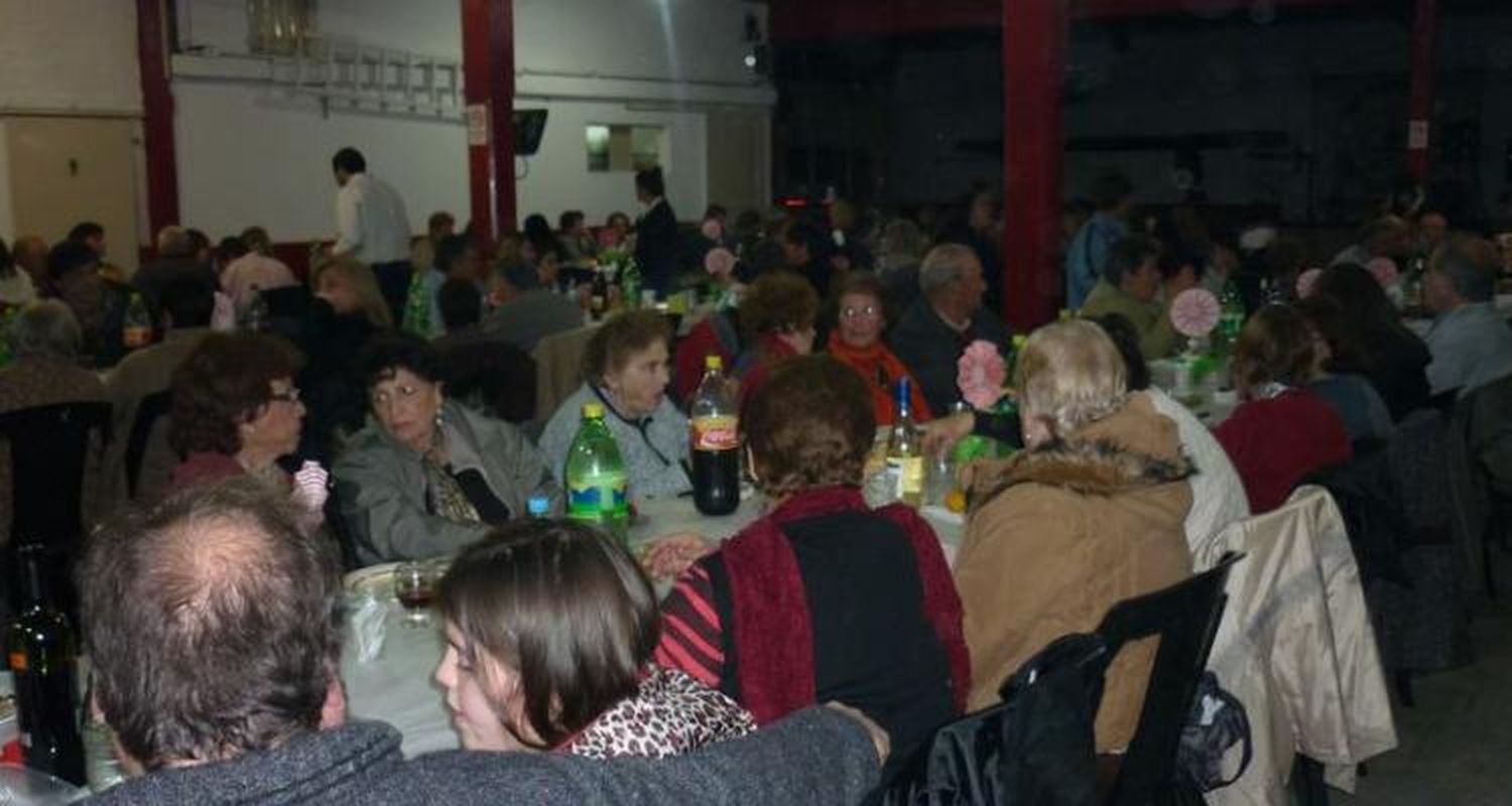 Cena y campaña de socios para llegar a los 5000