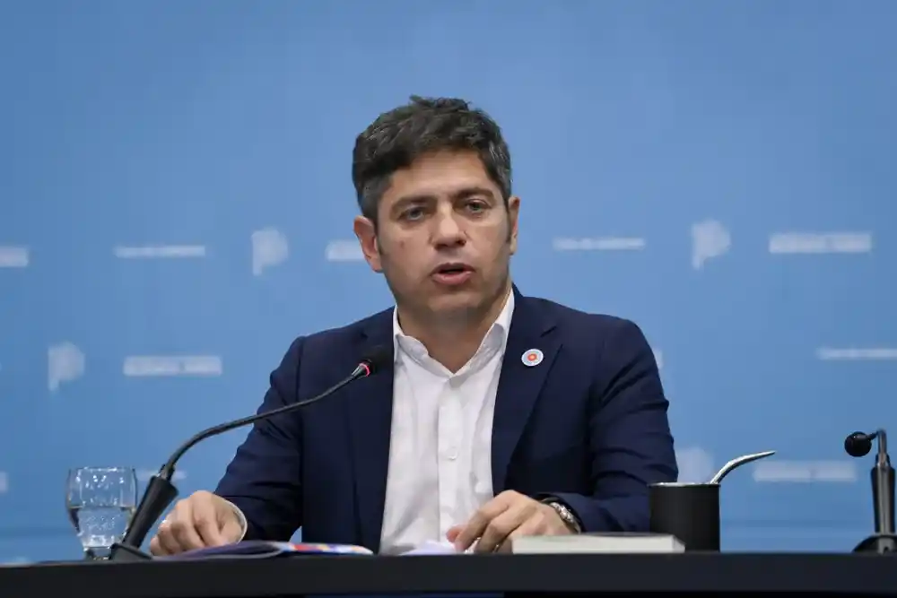 El fin de año de Kicillof: austeridad obligada mientras el peronismo vuelve a implosionar