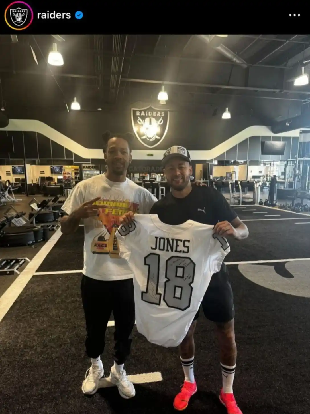 Neymar Jr. se entrena en las instalaciones de un equipo de la NFL
