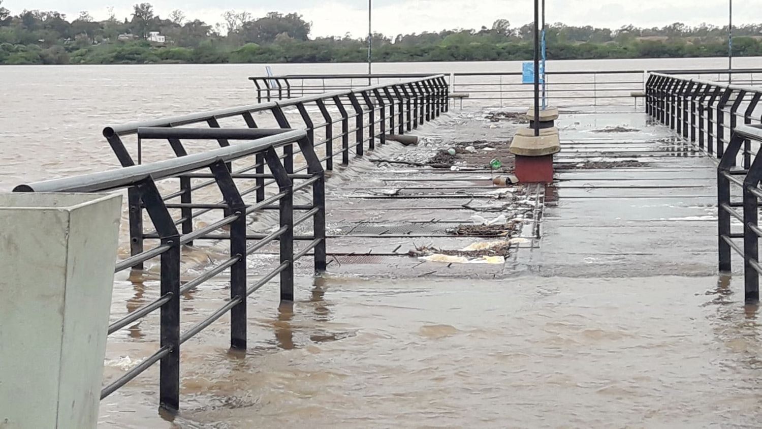 El río Uruguay frente al puerto llegaría a los 11,40