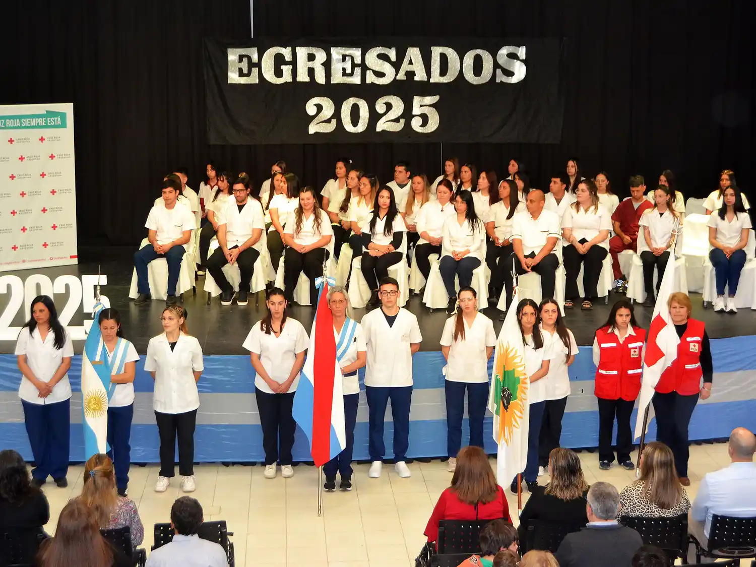 Emotivo acto de graduación del instituto superior de enfermería profesional D-79