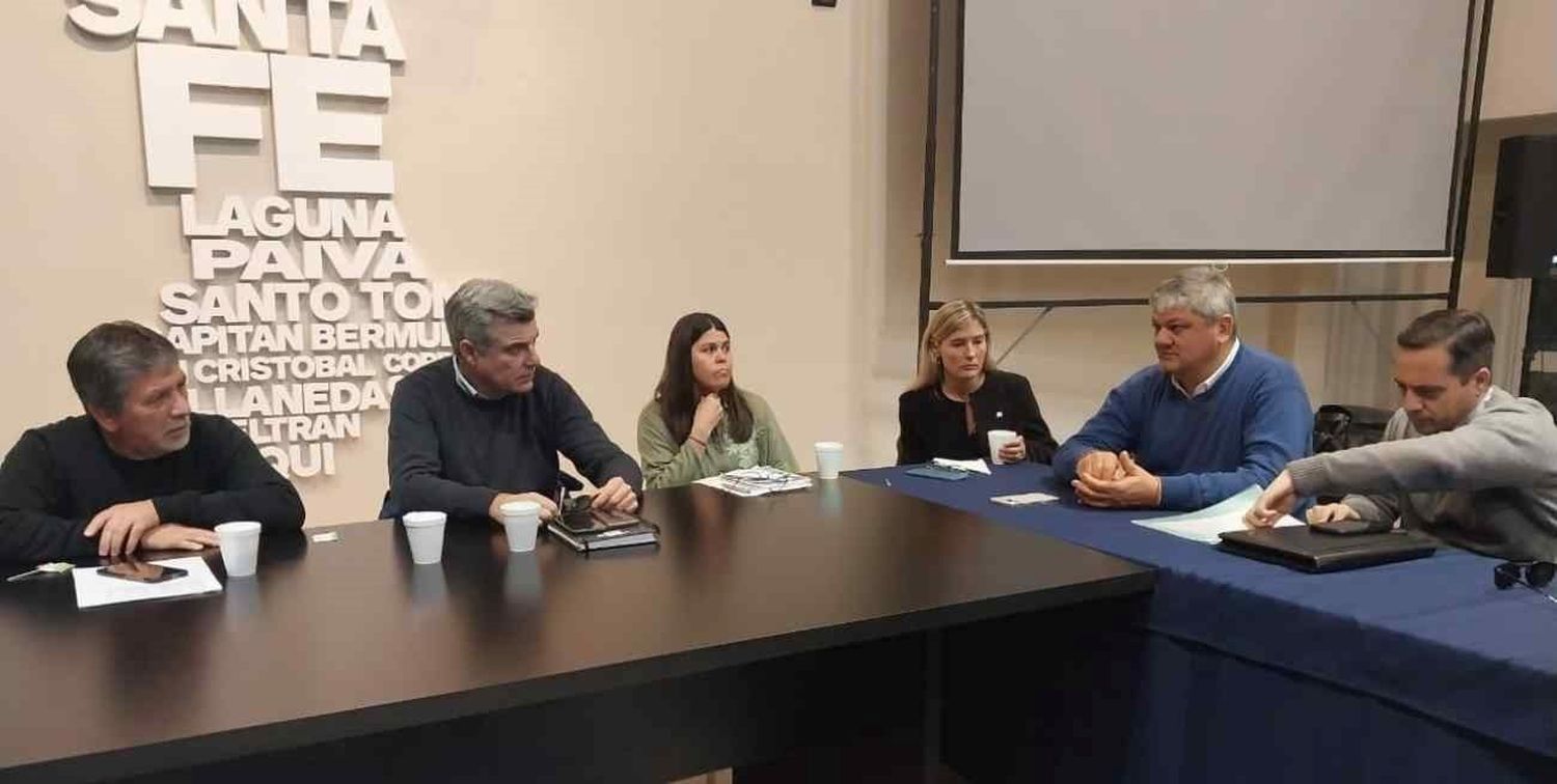 Festram, representantes de intendentes y presidentes comunales llegaron a un acuerdo en la paritaria municipal