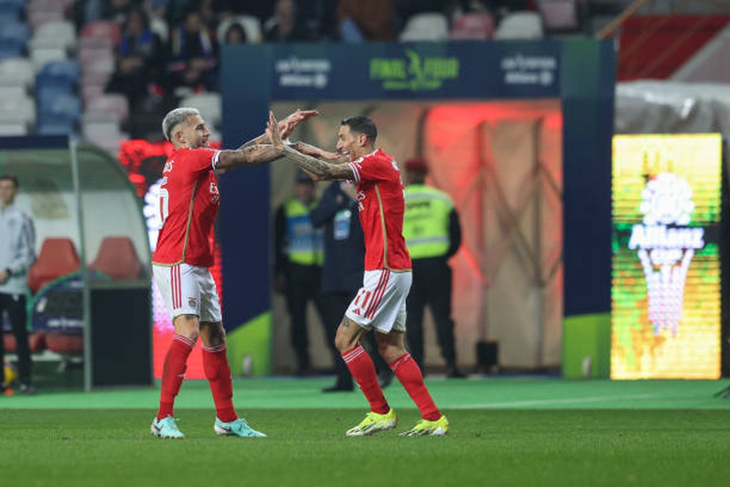 Otamendi se anotó en la goleada de Benfica