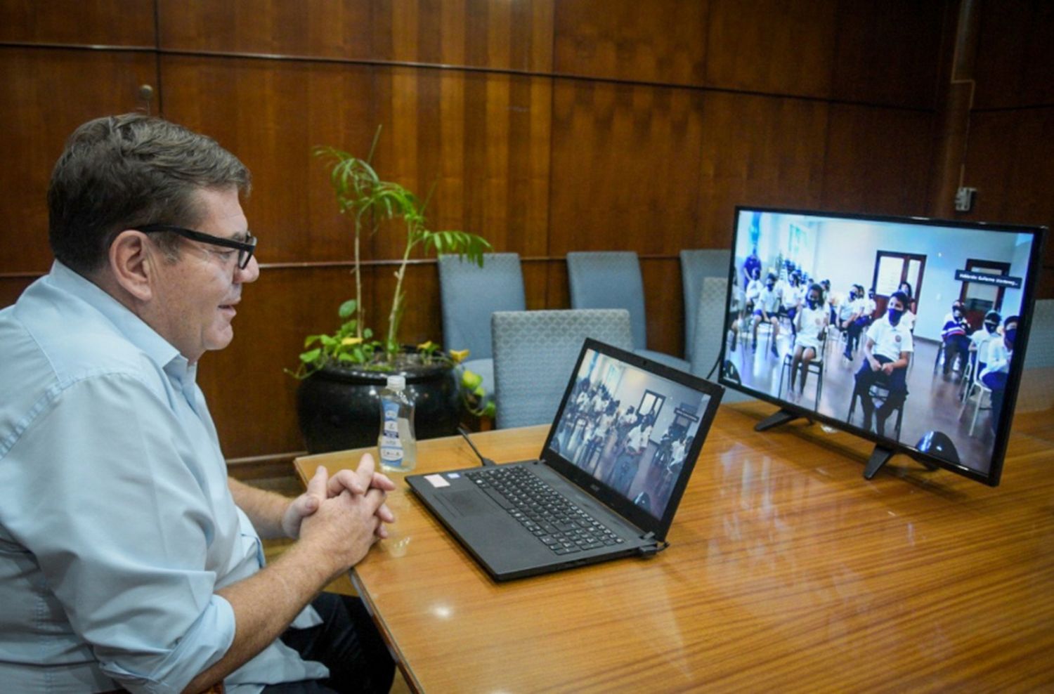 Montenegro retomó los encuentros virtuales con estudiantes