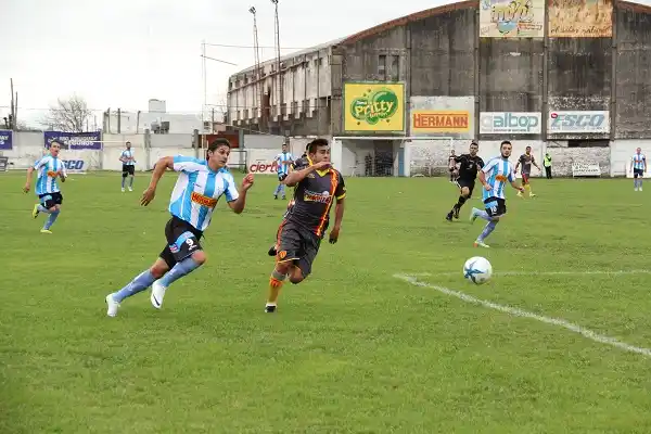 Torneo Federal A: Juventud Unida visita a Sarmiento en Resistencia 