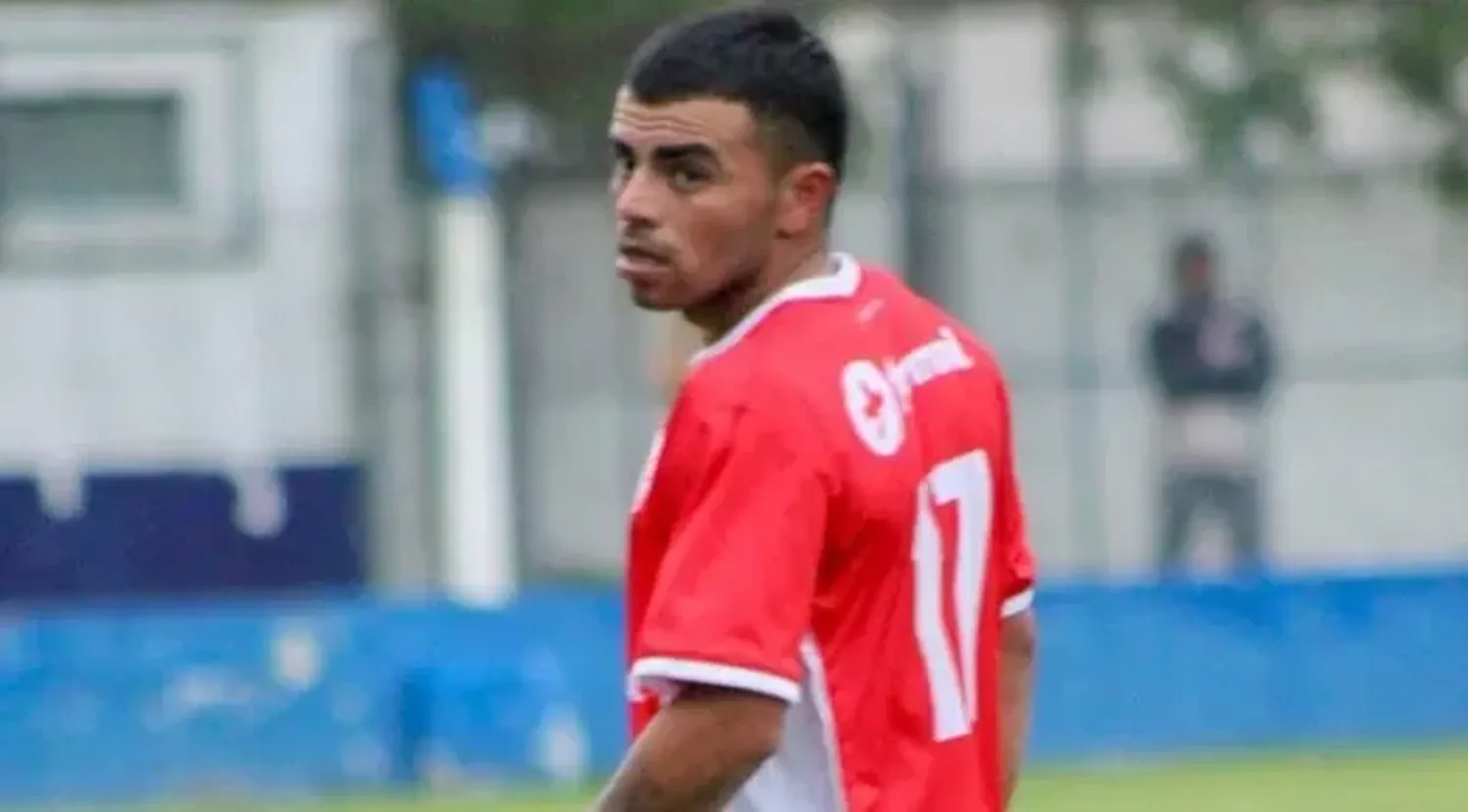 Un joven futbolista murió tras un terrible choque entre un auto y un camión