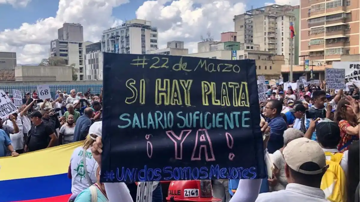 Amargo regreso a clases para los maestros: AUTORIDADES HACEN MUTIS SOBRE EL AUMENTO DE SALARIAL