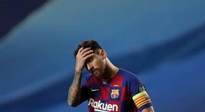 ¿Messi con un pie fuera del Barcelona?
