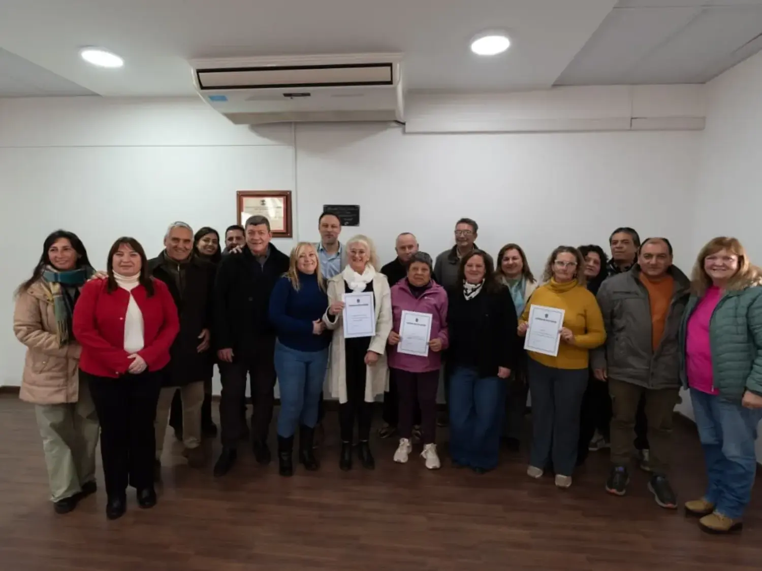 Se firmaron escrituras de viviendas para Diamante y Ramírez