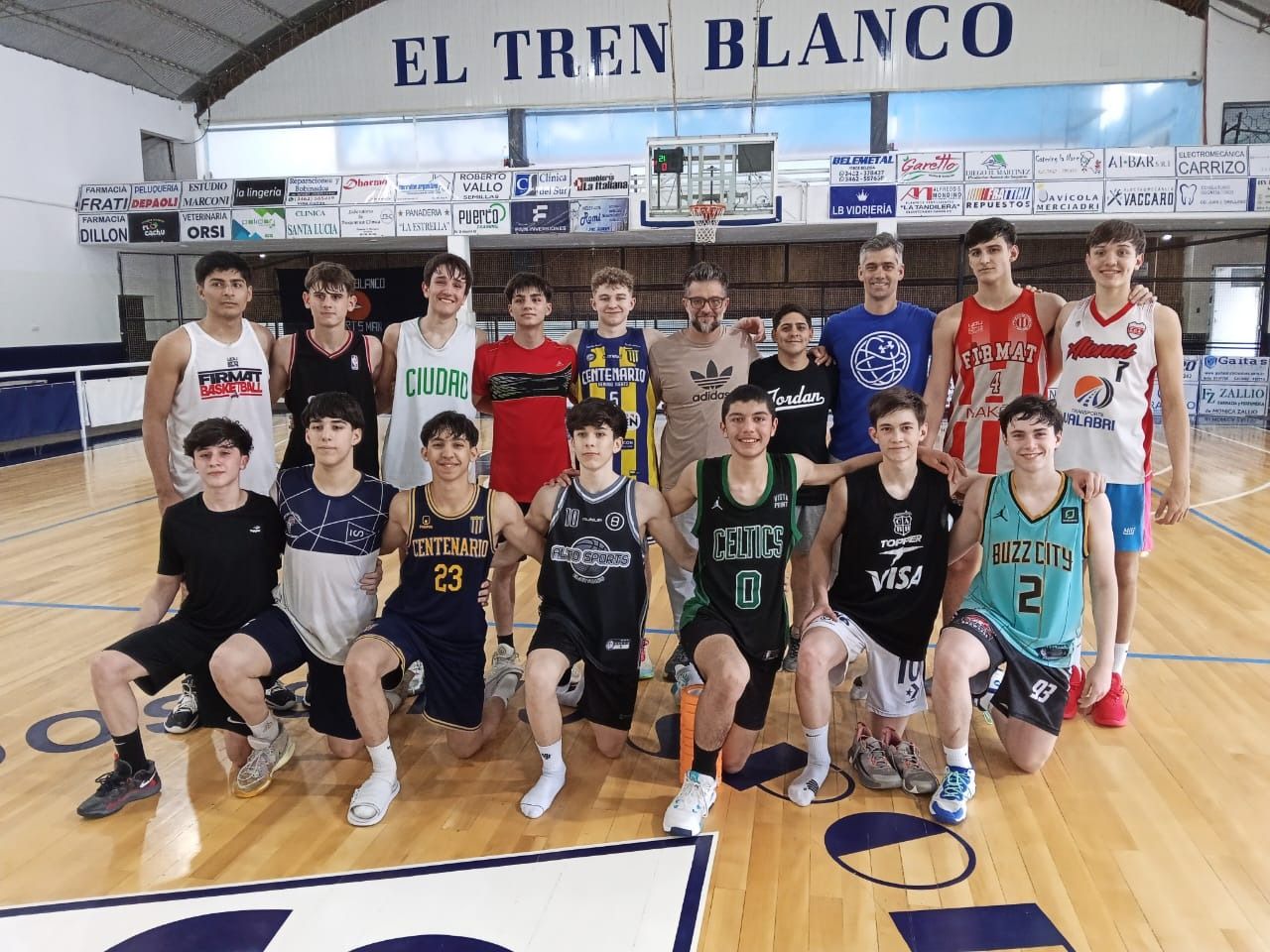 La preselección U15 entrenando en cancha de Sportsman.