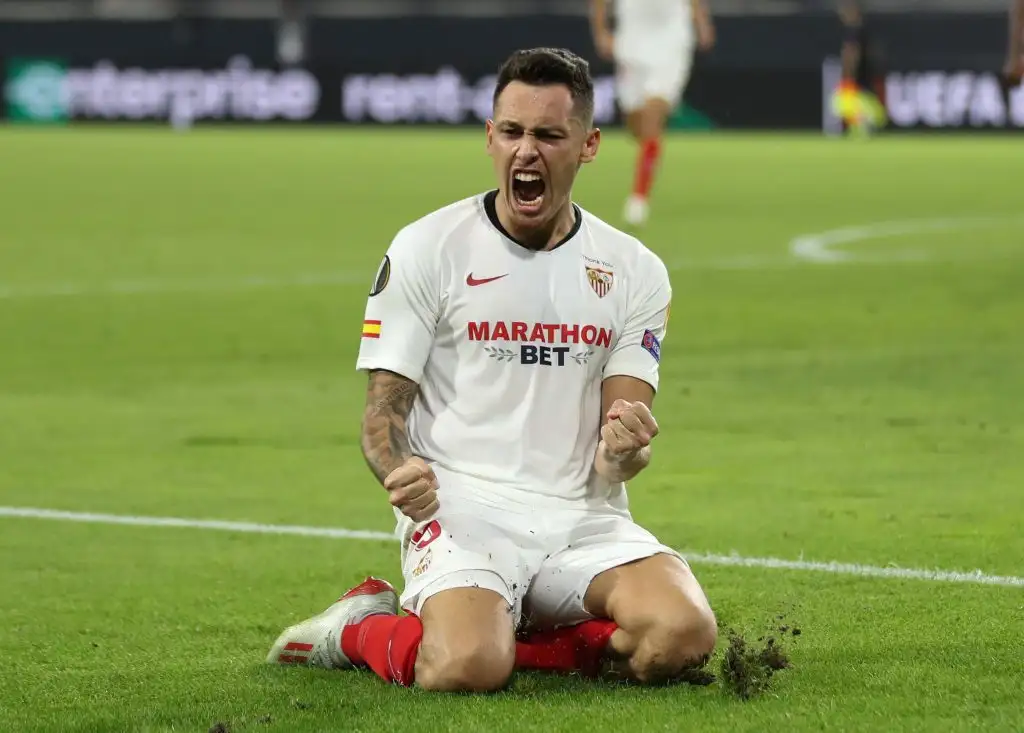 Entre Banega y Ocampos clasificaron a Sevilla