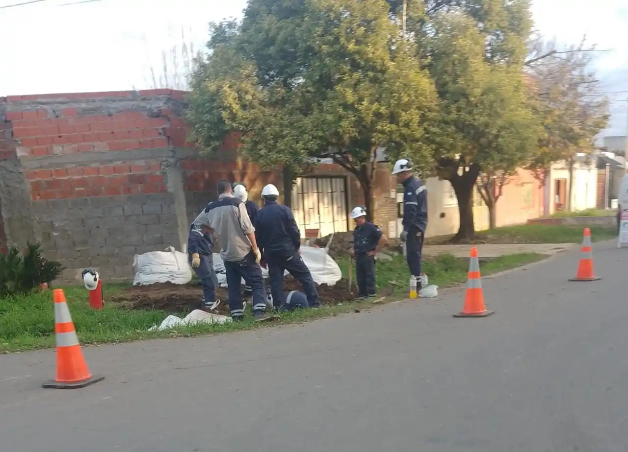 Olor a gas en Molina y Gardel: Litoral Gas continúa trabajando