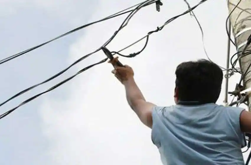 Robaron cables de la EPE y provocaron cortocircuitos en casas de zona norte