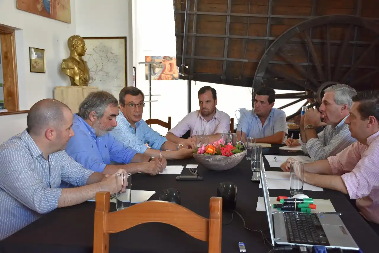 Intendentes encabezaron un nuevo encuentro de regionalización en Trenque Lauquen 