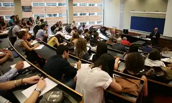 ¡Espectacular! Hace de su profesión una obra de arte