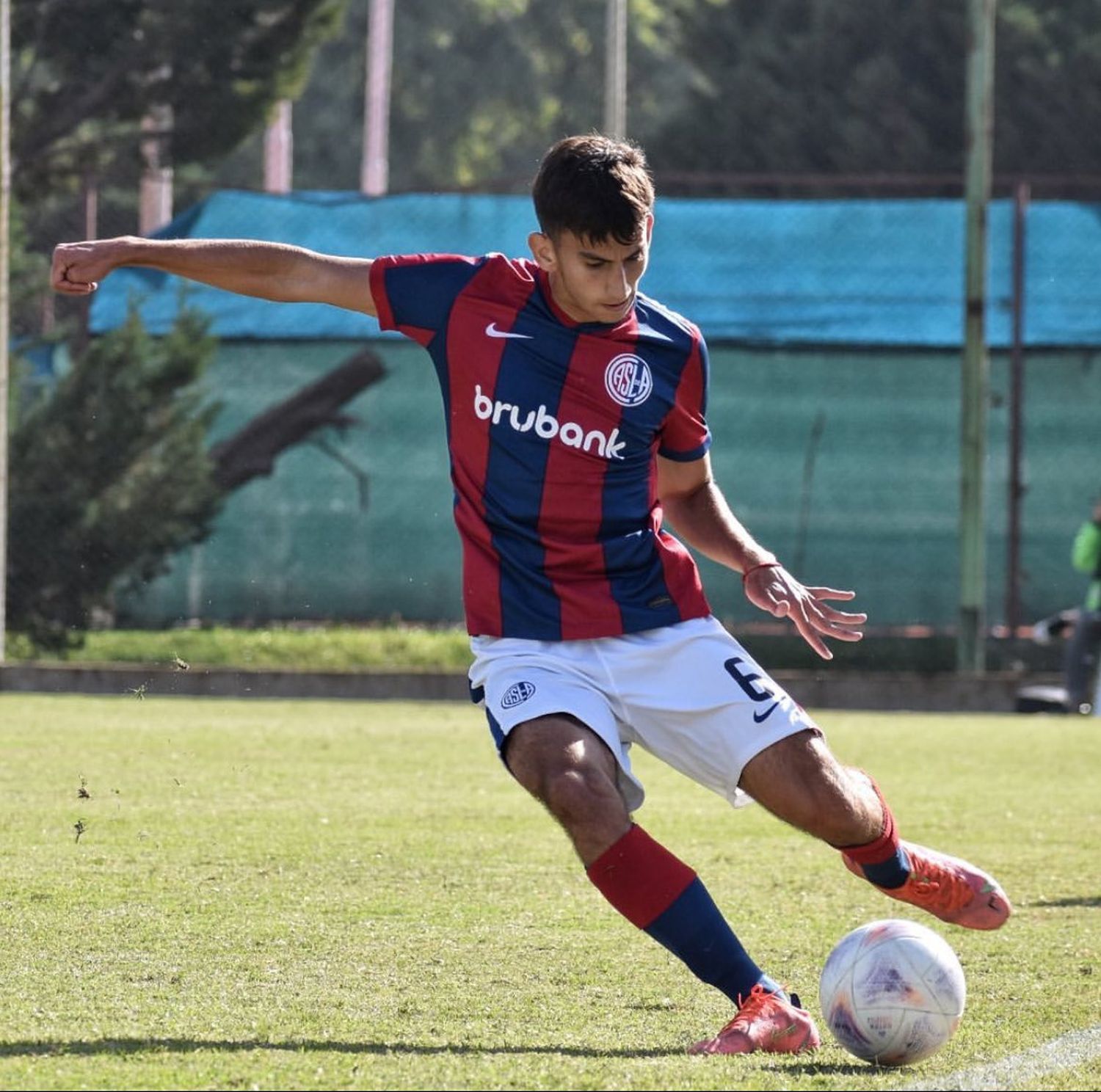 Gastón Hernández fue trasferido al Olympiacos