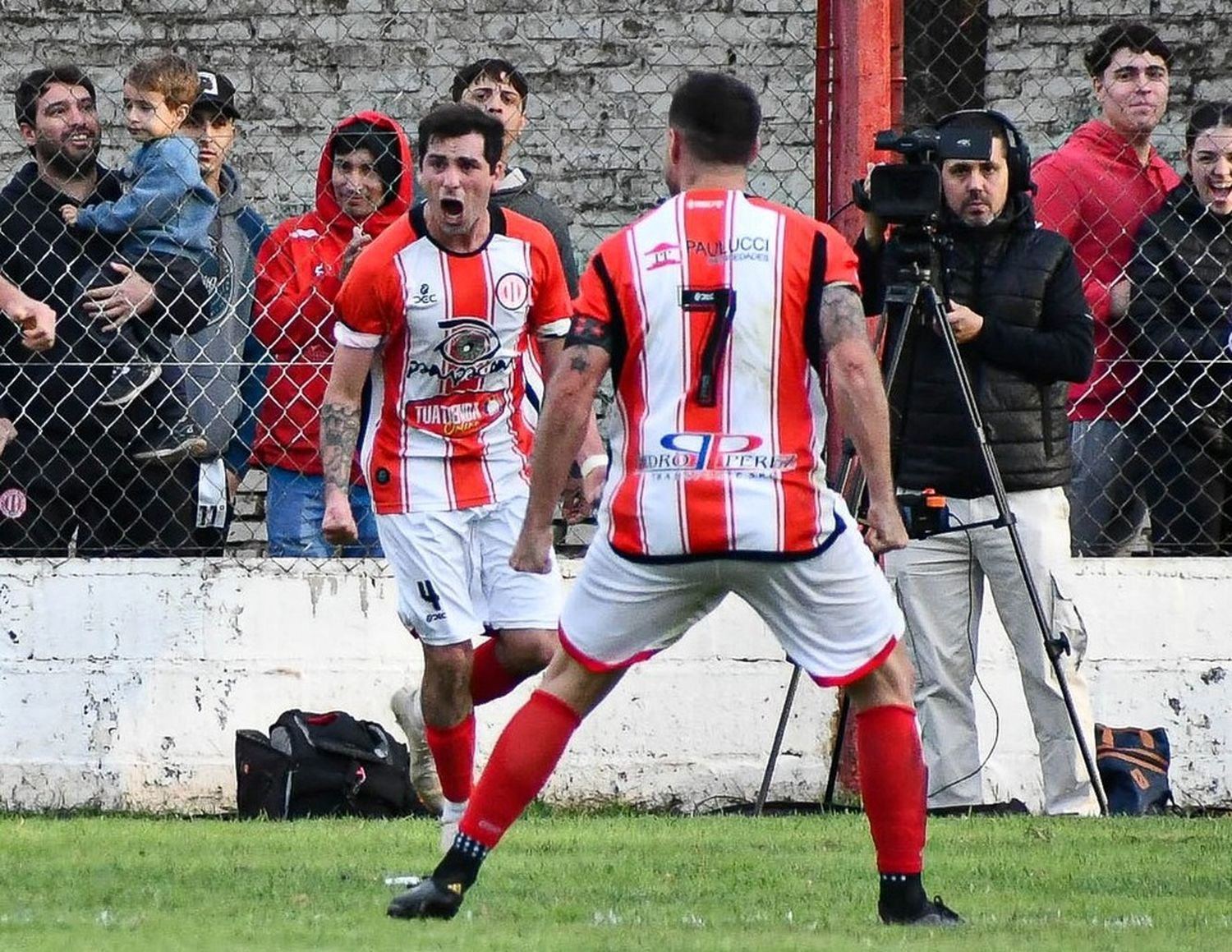 Goleador intratable. Cinco goles para Aramburu. Foto: Sur24.