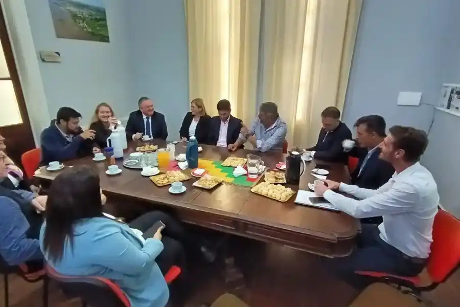 Acueducto Desvío Arijón: importante reunión con el gobernador electo