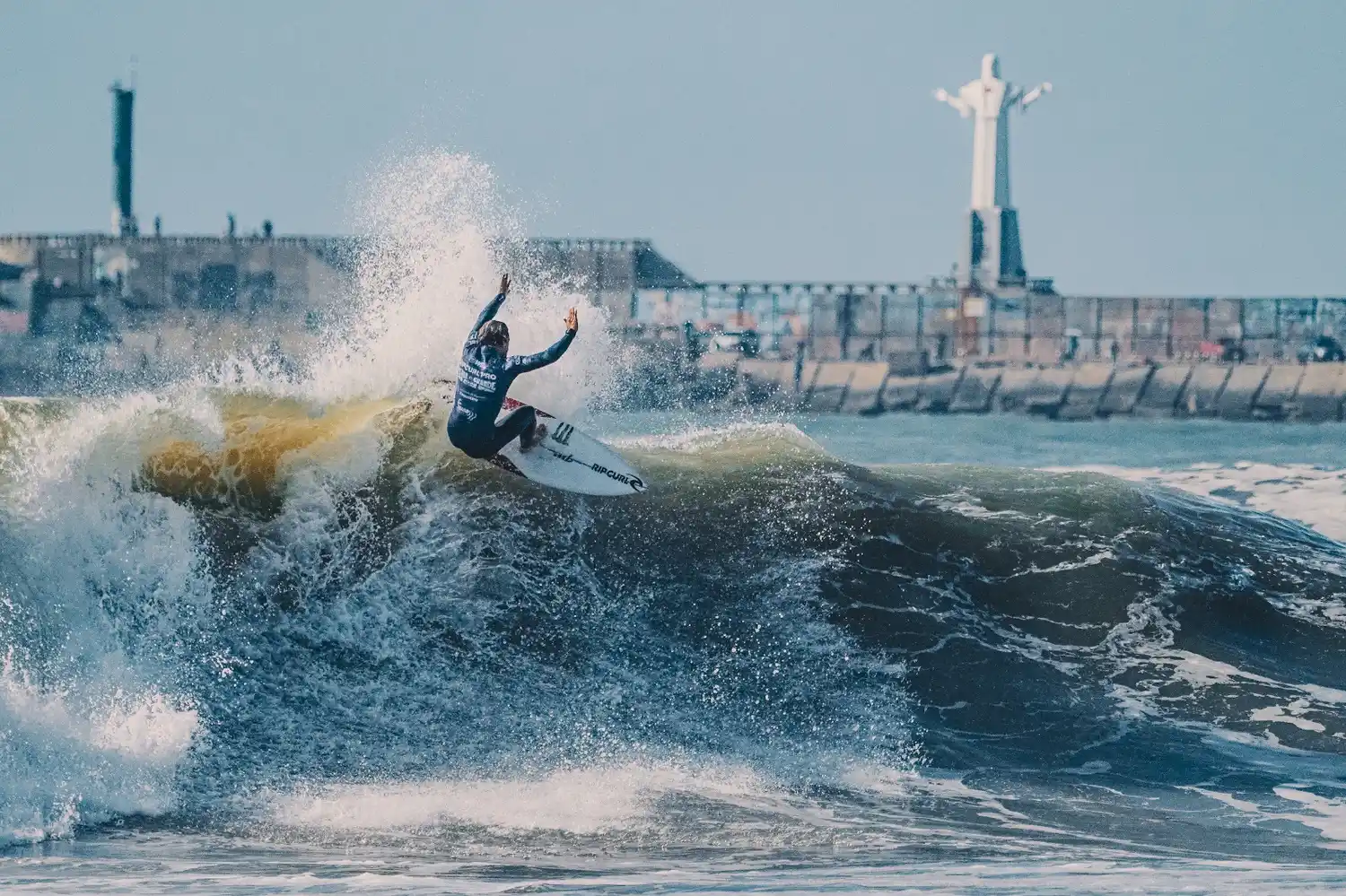 Los argentinos siguen siendo protagonistas en la definición del Rip Curl Pro de Playa Grande