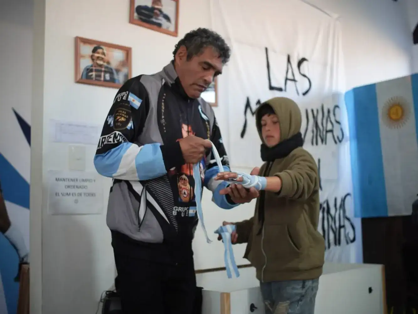 "Destaco la humildad y la simpleza con la que estuvo horas en el DAM, ya que nadie se fue sin su foto ni su autógrafo", señaló el organizador del evento, Eduardo Martínez.