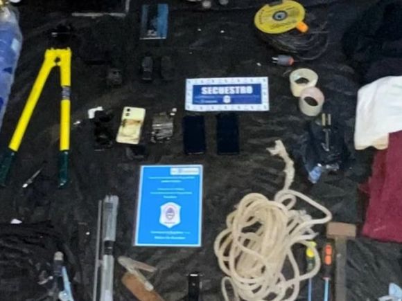 Robo frustrado en Escobar: intentaron hacer un boquete para entrar a un banco, pero fueron descubiertos