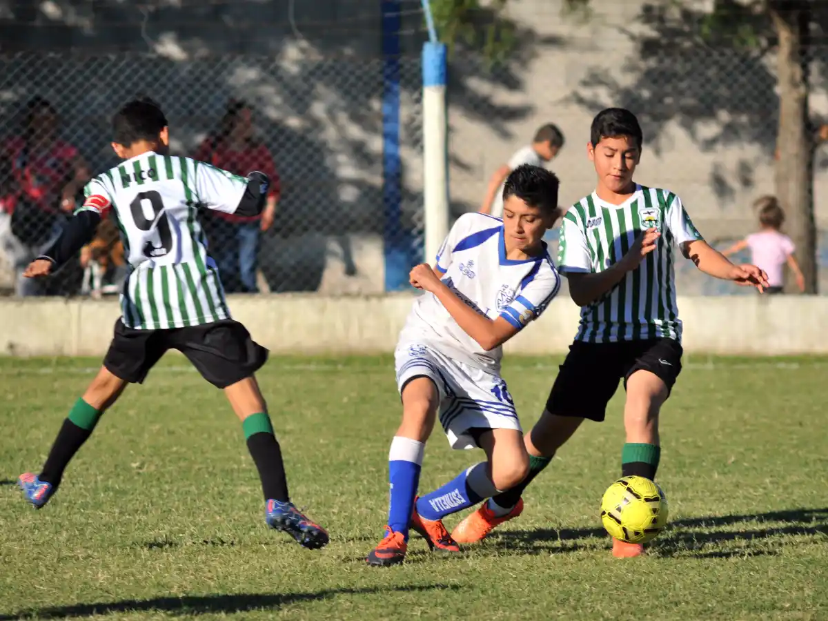 Los chicos siguen jugando