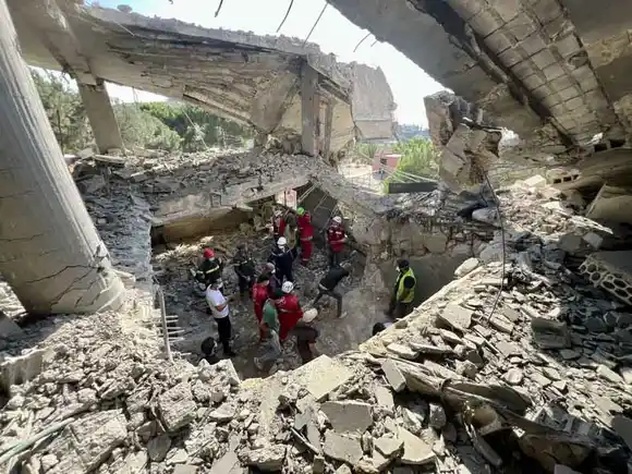 Los presidentes de Irán y Francia debatieron cómo poner fin al conflicto entre Hezbollah e Israel