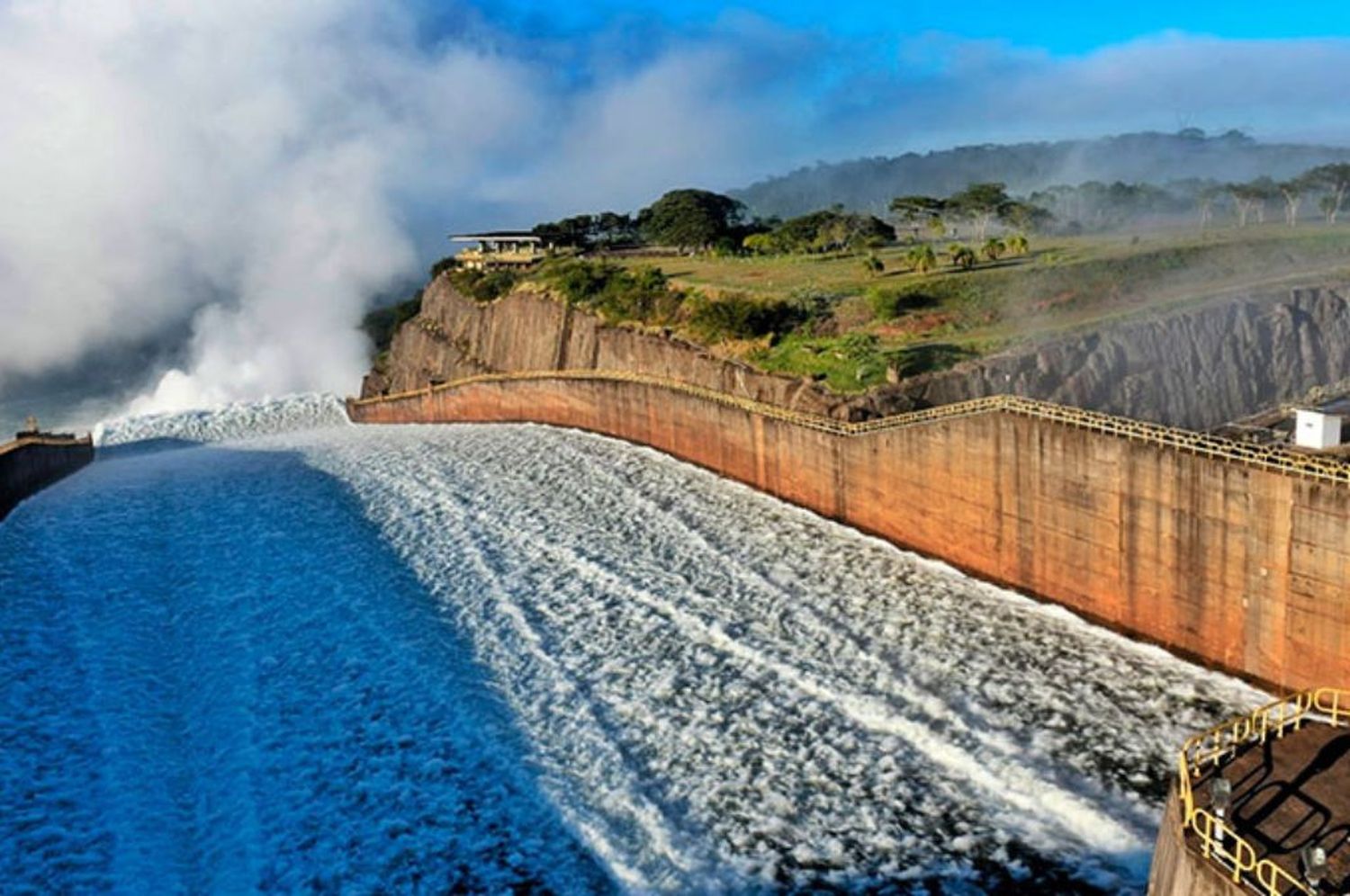 Reabrió sus compuertas la represa Itaipú y traería alivio a la bajante del río Paraná