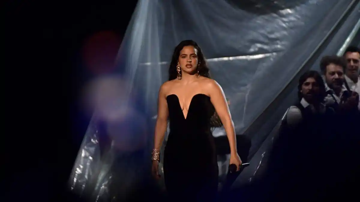 A REY MUERTO… Así anda Rosalía de acaramelada en Los Ángeles