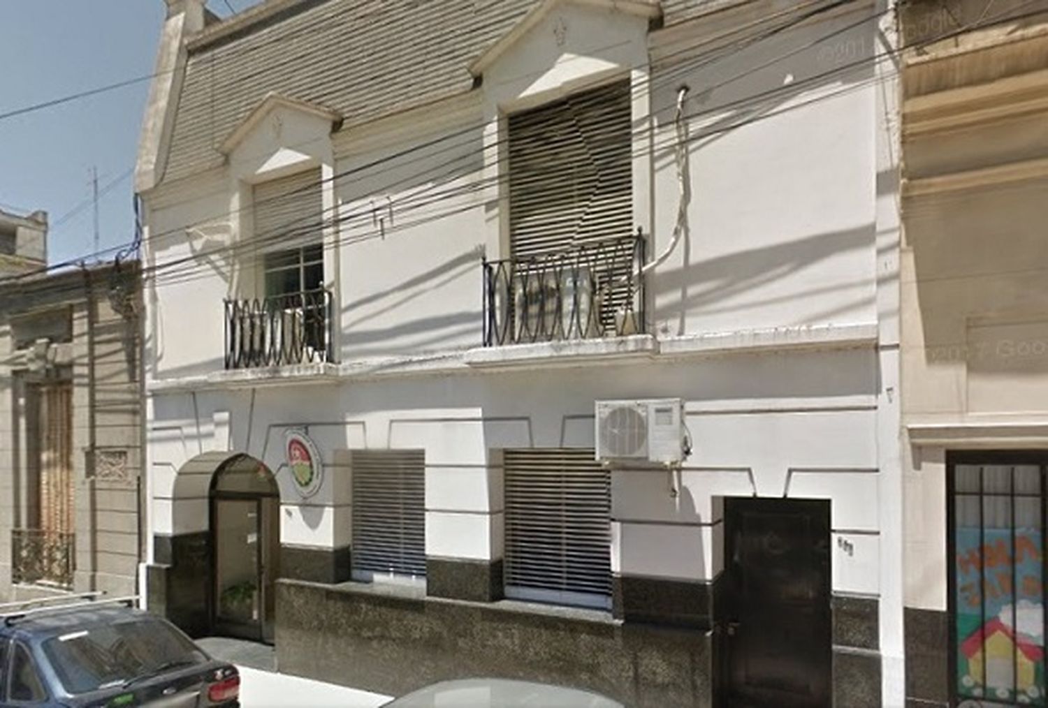 Insólito: sortean el orden de apellidos de un niño porque los padres no se ponen de acuerdo